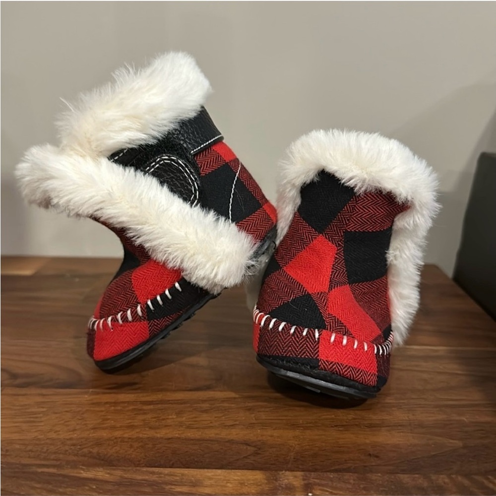 Cozy Plaid Baby Walker Shoes with Faux Fur